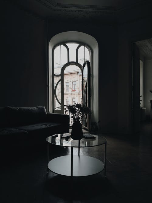 有关剪影, 垂直拍摄, 客厅的免费素材图片