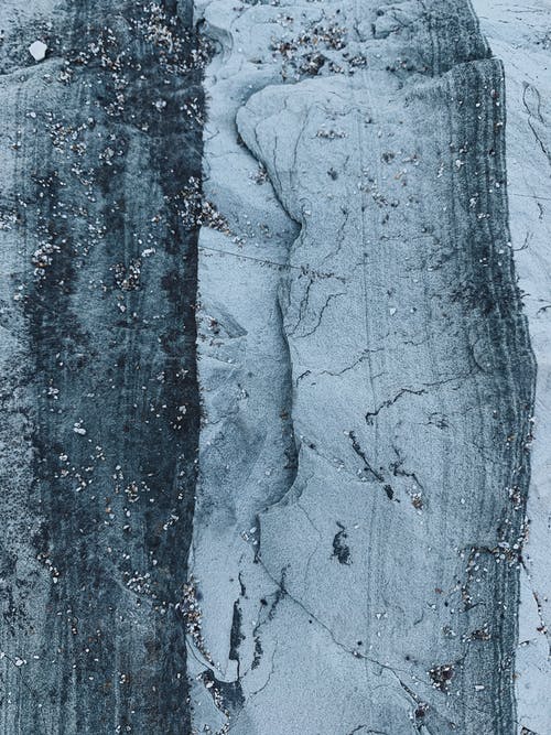 旧裂石的粗糙表面 · 免费素材图片