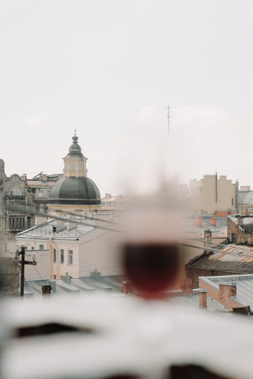 白色和黑色圆顶建筑 · 免费素材图片