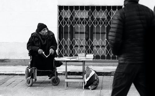 有关人, 小摊贩, 混凝土路面的免费素材图片