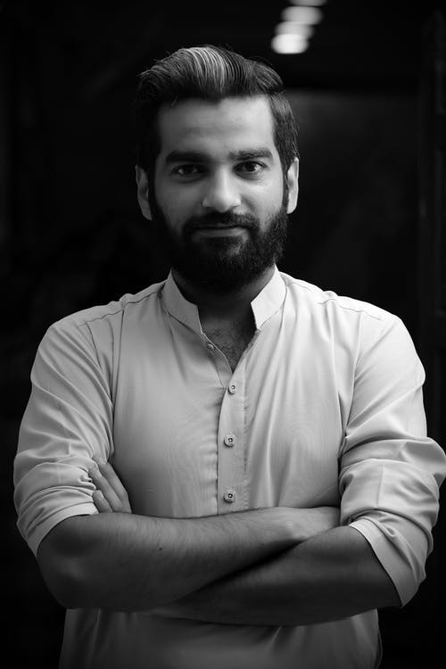 有关人, 双臂交叉, 单色的免费素材图片