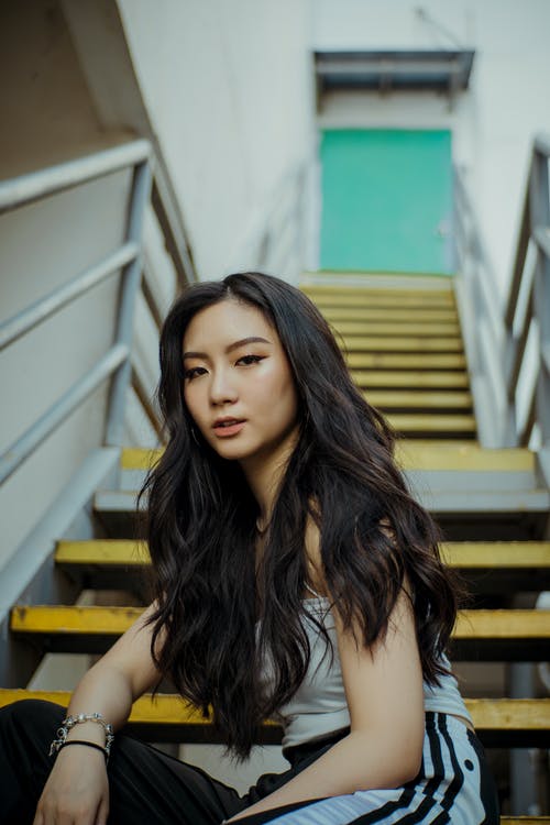 有关人, 低角度拍摄, 垂直拍摄的免费素材图片