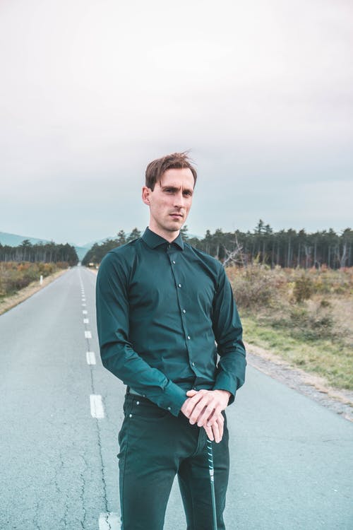 有关人, 严肃, 垂直拍摄的免费素材图片