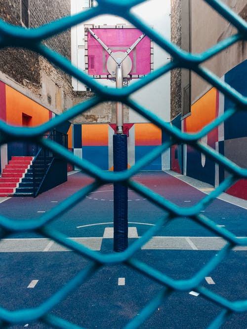 蓝色和红色篮球架 · 免费素材图片