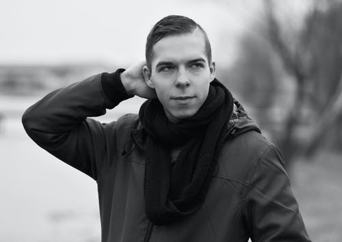 有关人, 围巾, 夹克的免费素材图片