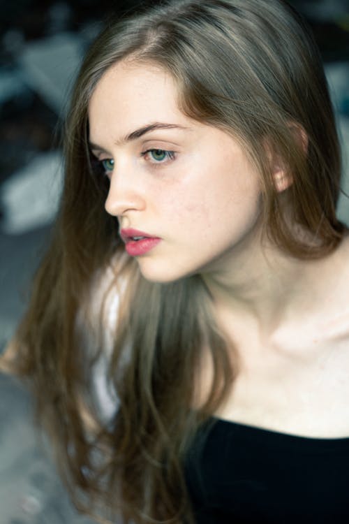 有关侧面, 垂直拍摄, 女人的免费素材图片