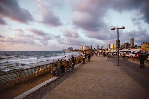 有关享受, 人群, 人行道的免费素材图片