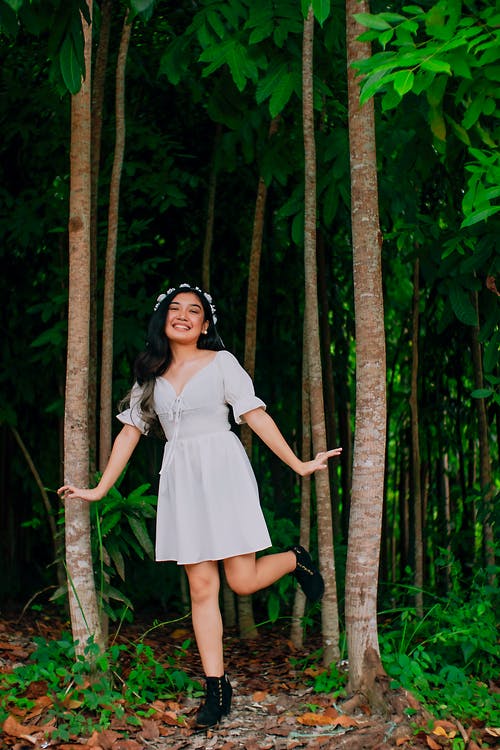 有关可爱, 咖啡色头发的女人, 女人的免费素材图片