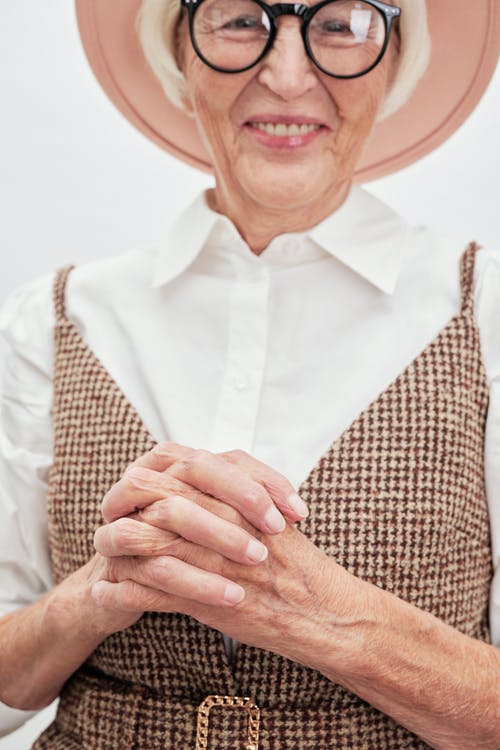 有关垂直拍摄, 女人, 奶奶的免费素材图片