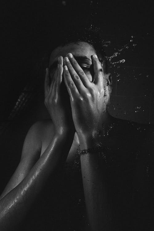 有关单色, 垂直拍摄, 手的免费素材图片