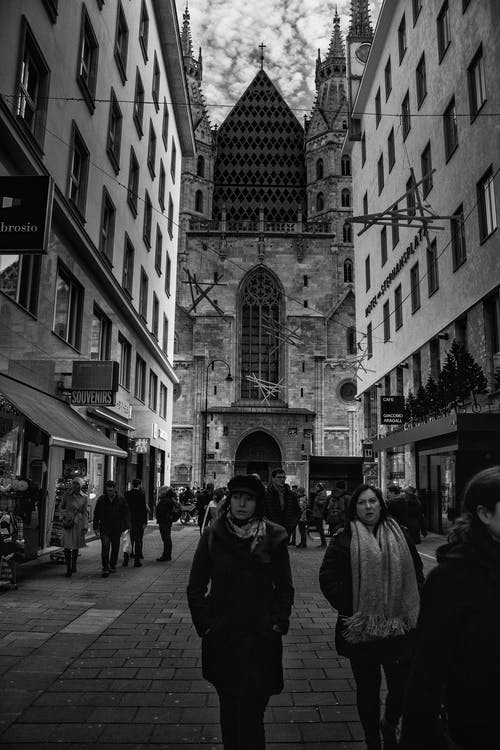 有关单色, 垂直拍摄, 户外的免费素材图片