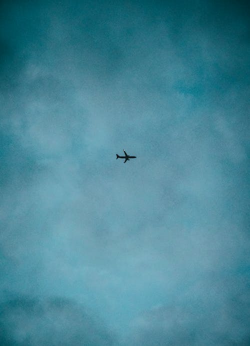 有关aviate, 垂直拍摄, 天空的免费素材图片