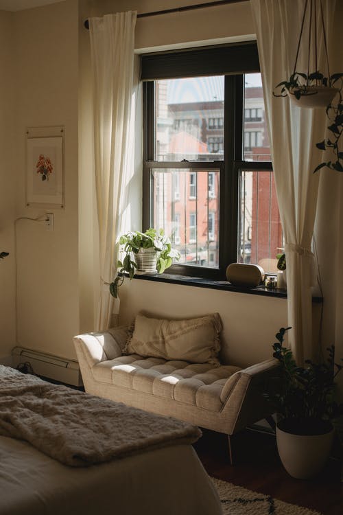 公寓舒适卧室的一部分 · 免费素材图片