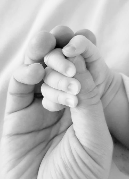 有关单色, 垂直拍摄, 婴儿的免费素材图片