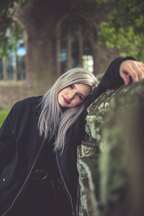 有关嘴唇穿孔, 垂直拍摄, 女人的免费素材图片