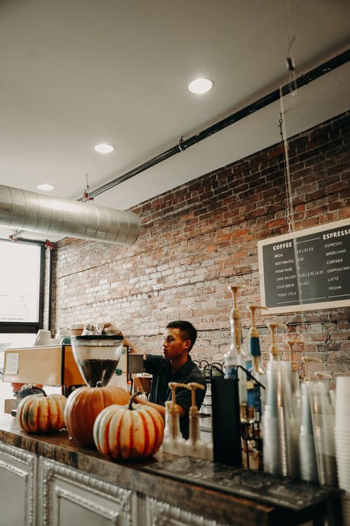 有关上菜, 人, 伺服器的免费素材图片