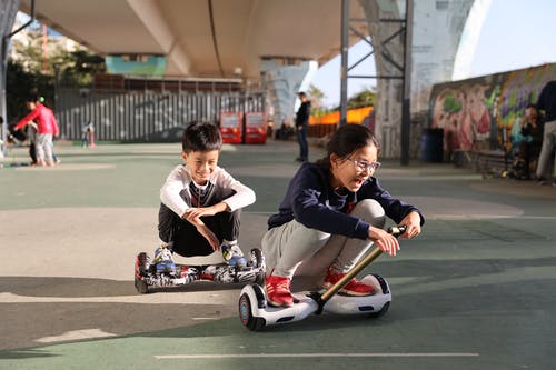 有关kid, 女孩, 娱乐的免费素材图片