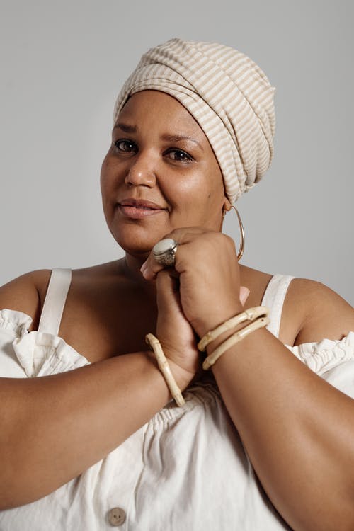 有关垂直拍摄, 头饰, 女人的免费素材图片