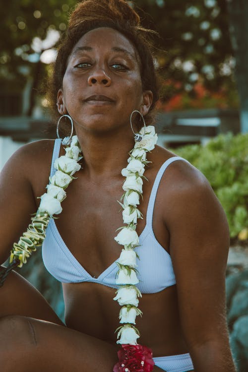 有关垂直拍摄, 女人, 摆姿势的免费素材图片