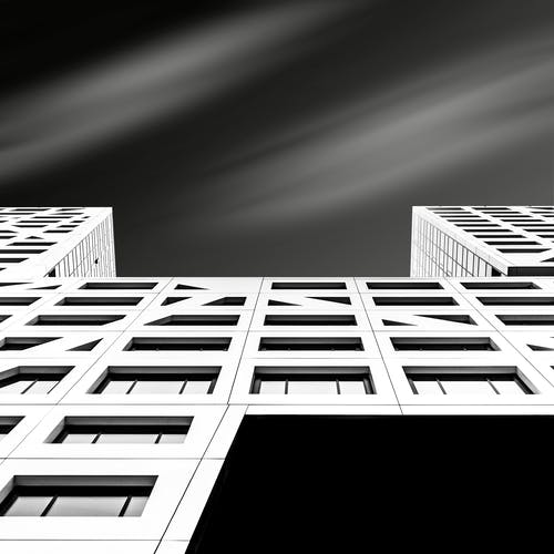 有关低角度拍摄, 单色, 建筑的免费素材图片