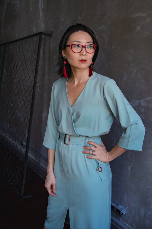 有关咖啡色頭髮的女人, 垂直拍摄, 女人的免费素材图片