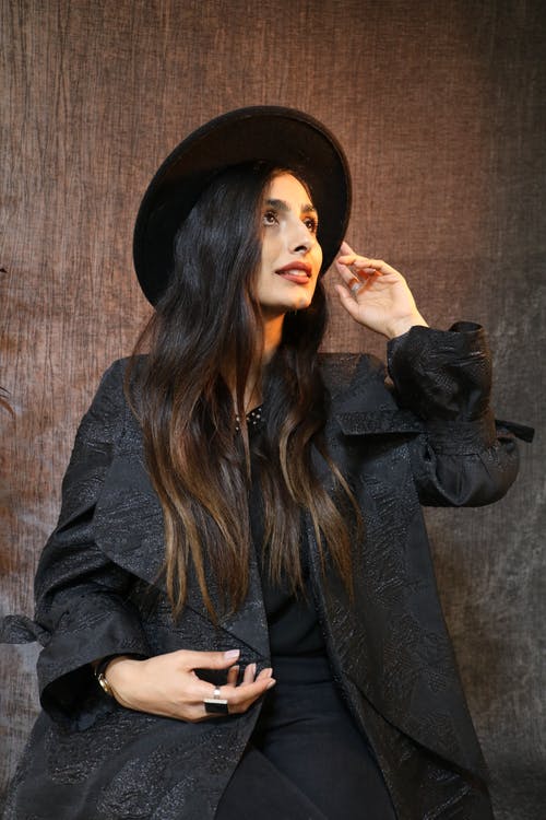 有关垂直拍摄, 女人, 摆姿势的免费素材图片