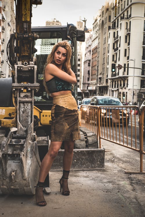 有关卡车, 垂直拍摄, 女人的免费素材图片