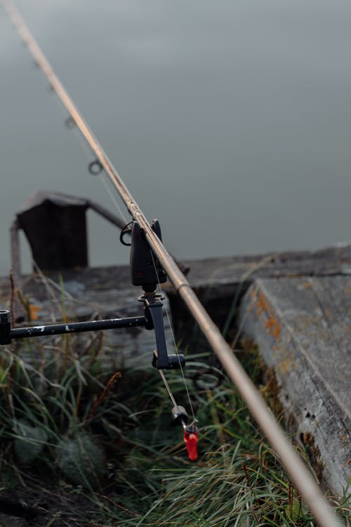 黑色和银色钓鱼竿 · 免费素材图片