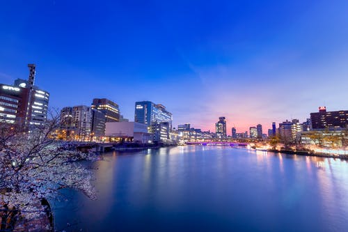 有关冷冻, 反射, 城市的免费素材图片