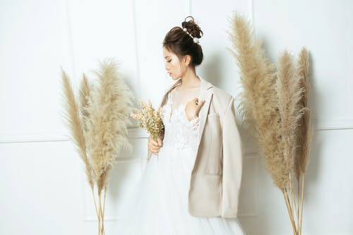 有关侧面轮廓, 女人, 室内的免费素材图片