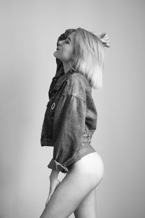 有关側面圖, 內衣, 垂直拍摄的免费素材图片