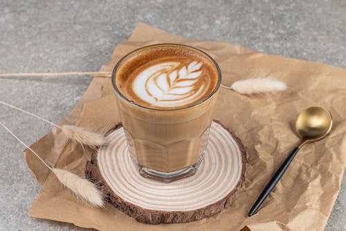 有关咖啡, 天气好, 小碟子的免费素材图片