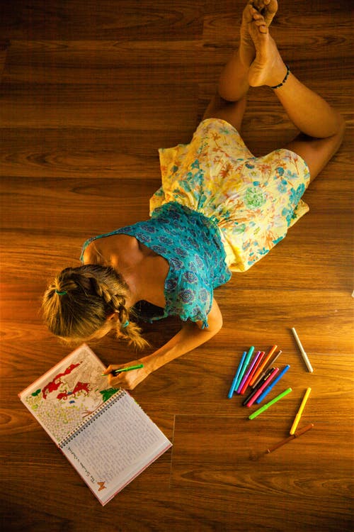 有关地板, 垂直拍摄, 女人的免费素材图片