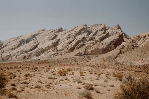 干旱地区的岩层 · 免费素材图片