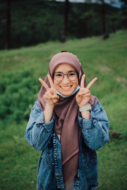 有关垂直拍摄, 微笑, 快乐的免费素材图片