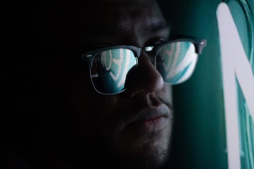 有关人, 严肃, 墨镜的免费素材图片