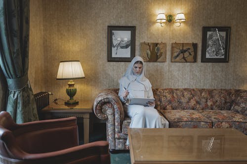 有关MacBook, 传统服装, 传统服饰的免费素材图片