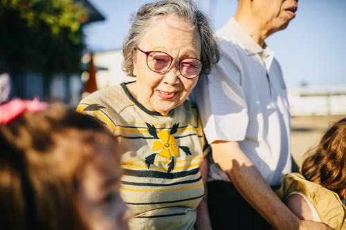 祖父母与孙子女 · 免费素材图片