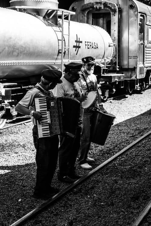 有关单色, 垂直拍摄, 户外的免费素材图片