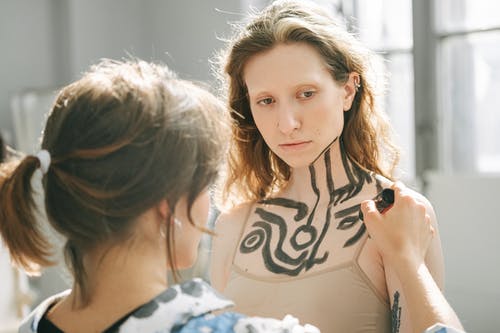 有关人体彩绘, 创造力, 在肩膀上射击的免费素材图片