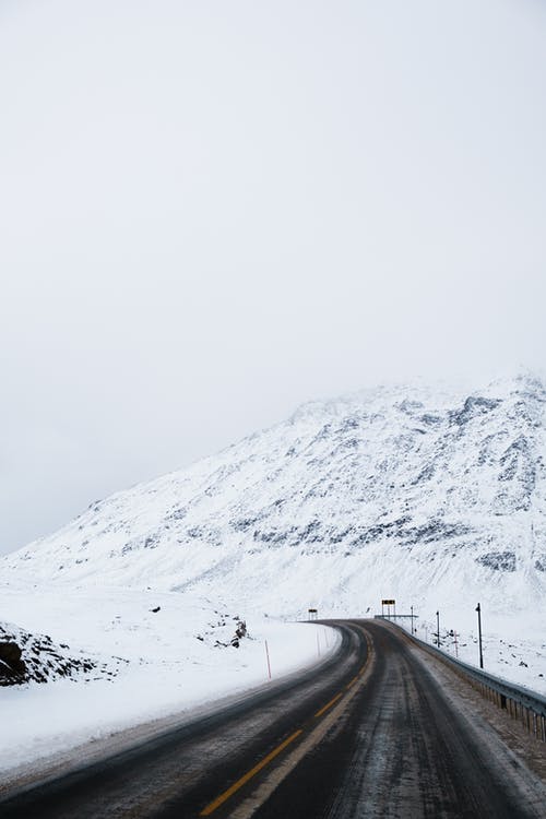有关下雪的天氣, 乡村小路, 交通系統的免费素材图片