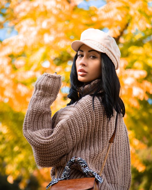 有关人, 休闲, 保暖的衣物的免费素材图片