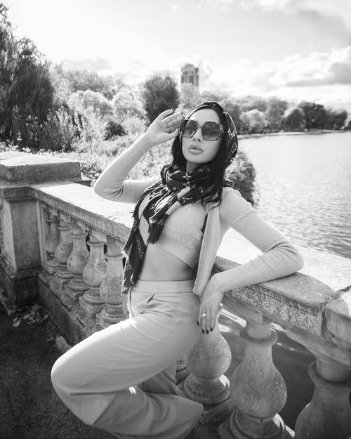 有关光鲜亮丽, 吸引人, 单色的免费素材图片