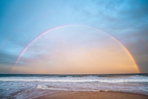 在大自然中荡漾的海彩虹 · 免费素材图片