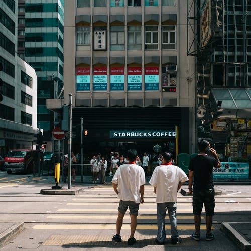 有关人行道, 垂直拍摄, 站立的免费素材图片