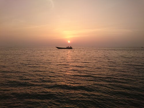 有关剪影, 帆船, 日出的免费素材图片