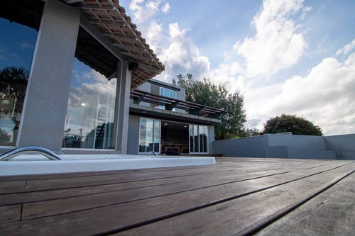 有关不动产, 从下面, 低角度的免费素材图片