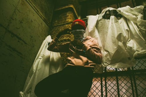 有关covid-19, 人, 从下面的免费素材图片