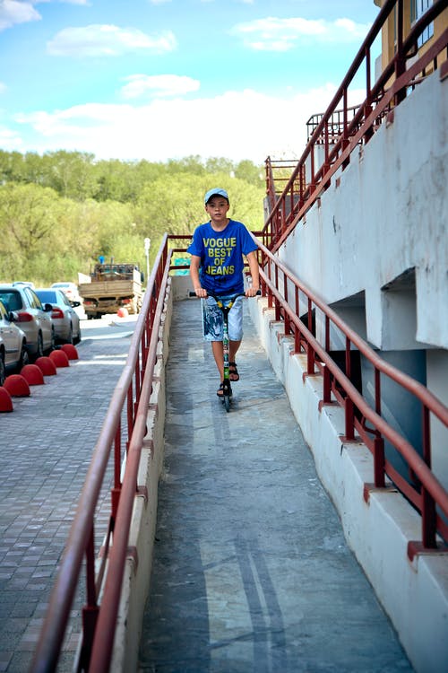 有关垂直拍摄, 小型摩托车, 小孩的免费素材图片