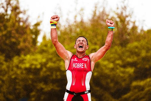 有关举起手臂, 人, 人种的免费素材图片